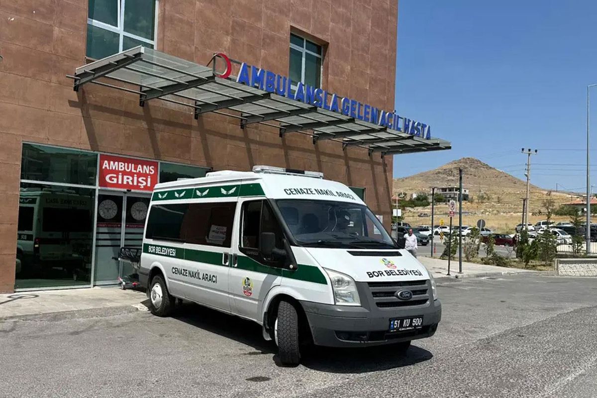 Mola vermek için girdikleri tesiste cansız beden buldular