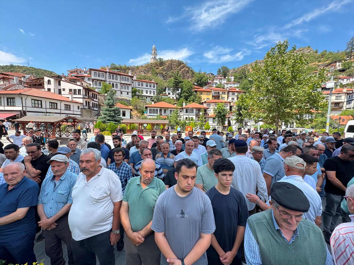Şehit annesi Neriman Sarpkaya son yolculuğuna uğurlandı