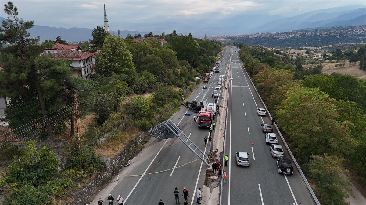 Karabük'te Feci Kaza: İki Sürücü Hayatını Kaybetti