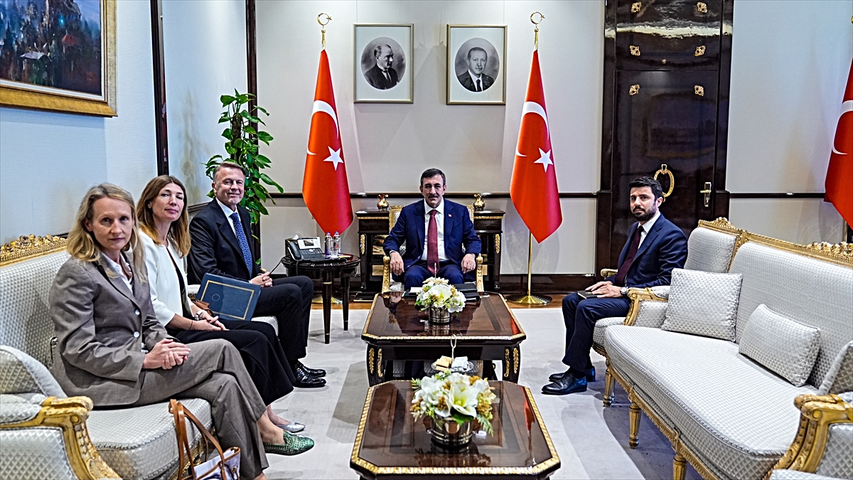 Cevdet Yılmaz, AB Delegasyonu Başkanı ve 3 ülke büyükelçisini ayrı ayrı kabul etti