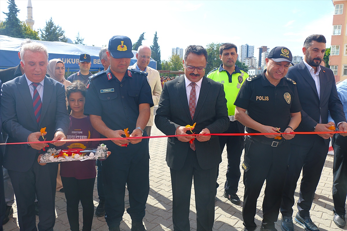 Adana Çukurova'da ilkokula yapılan Çocuk Trafik Eğitim Parkı törenle açıldı