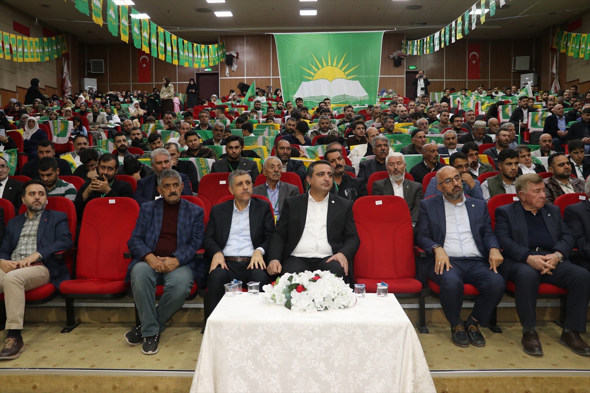 HÜDA PAR Ağrı 5. Olağan İl Kongresi'nde Arif Yılmaz yeniden il başkanı seçildi