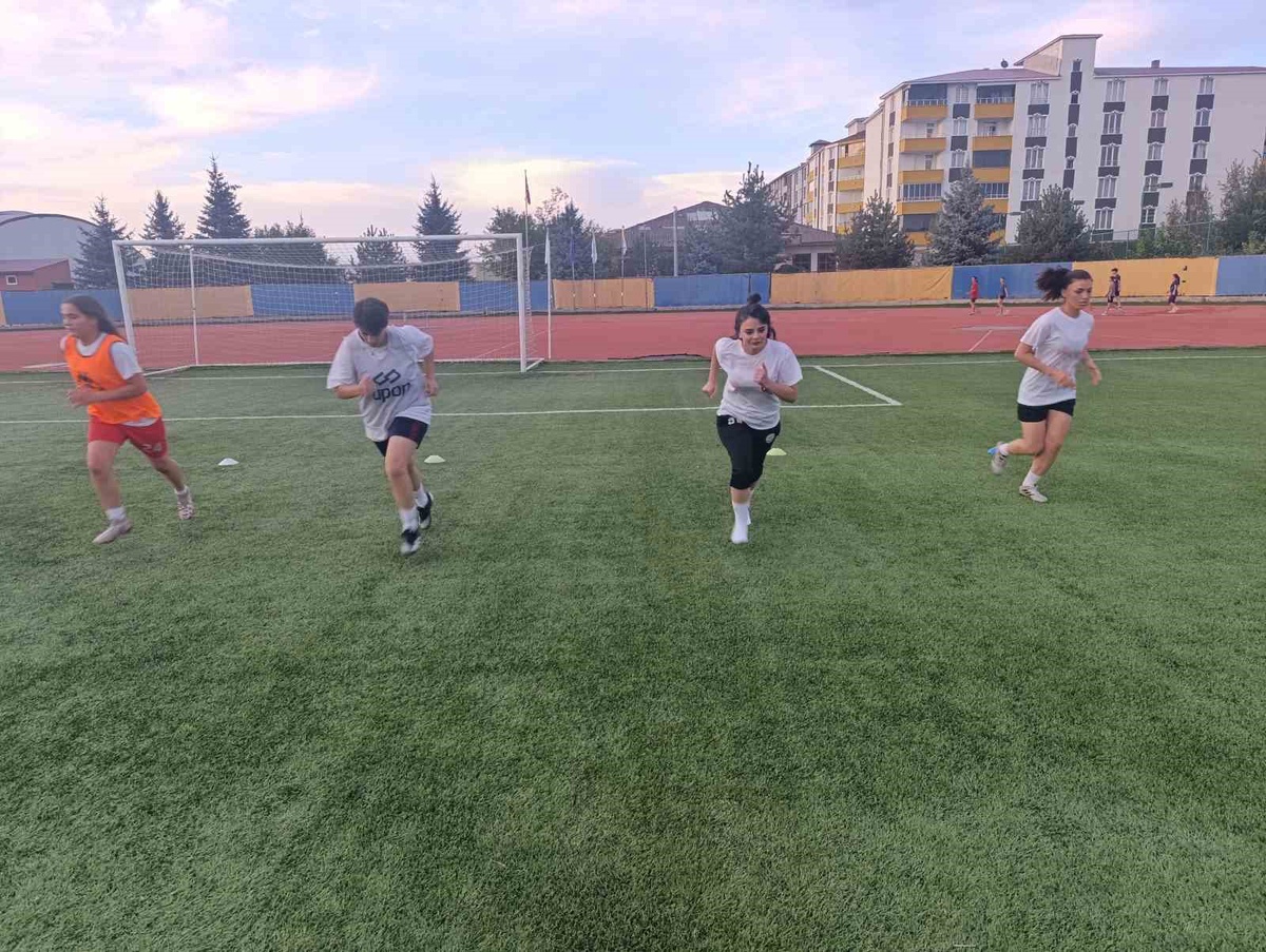 Ağrı Kadın Futbol Takımı, 2026-2027 sezonu öncesi 1. Lig hedefiyle hazırlanıyor