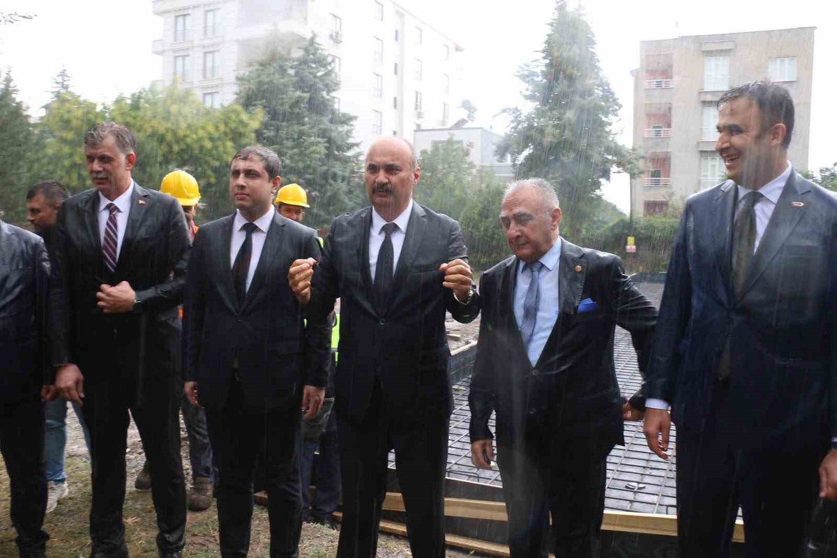 Batman'da 5 noktada yapılacak Emekliler Lokali'nin ilk adımı Kine Em Parkı'nda atıldı
