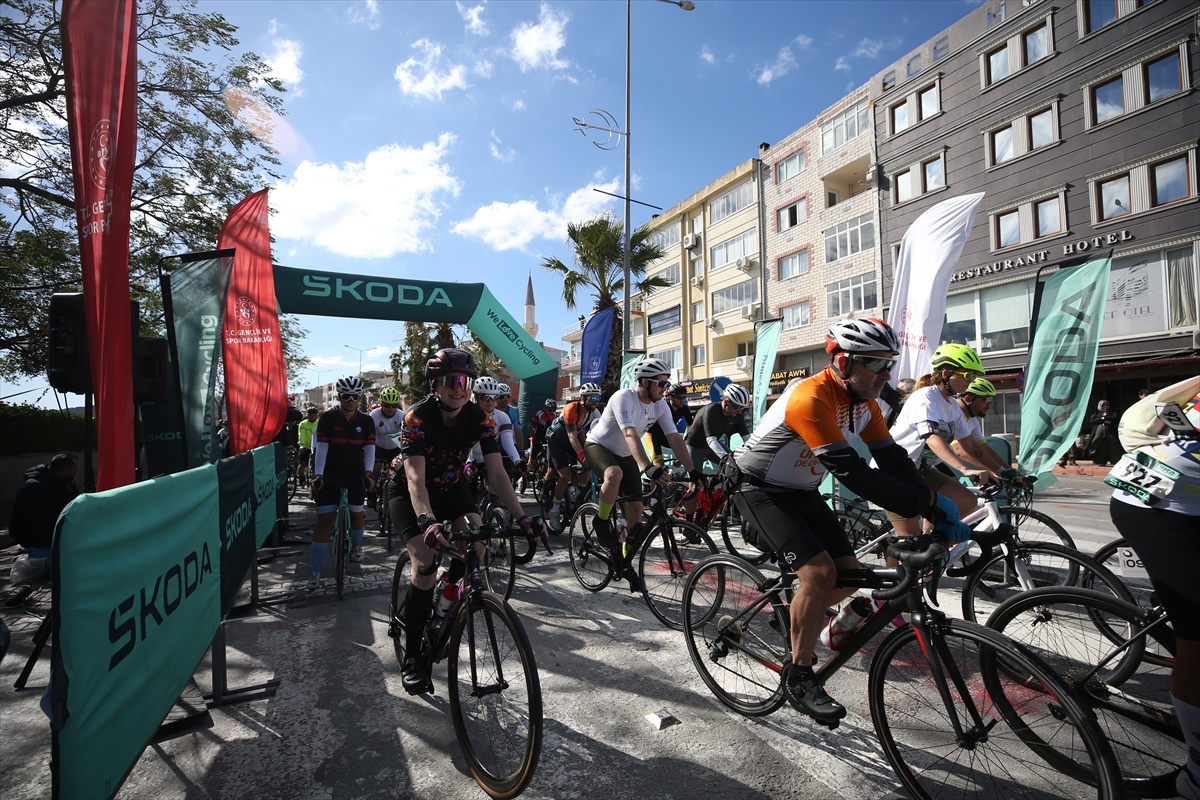 Skoda Çanakkale Gran Fondo'da 13 ülkeden 924 bisikletçi iki yakada pedal çevirdi