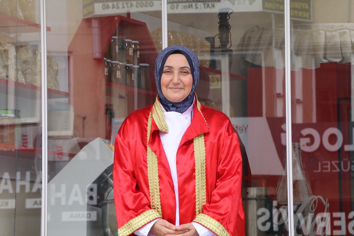 Canan Yaşar, Çankırı'da 39. Ahilik Haftası'nda Yılın Ahisi seçilen ilk kadın oldu