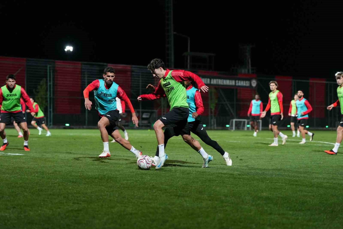 Çorum FK, Gaziantep FK deplasmanı için Burak Yılmaz yönetiminde antrenman yaptı