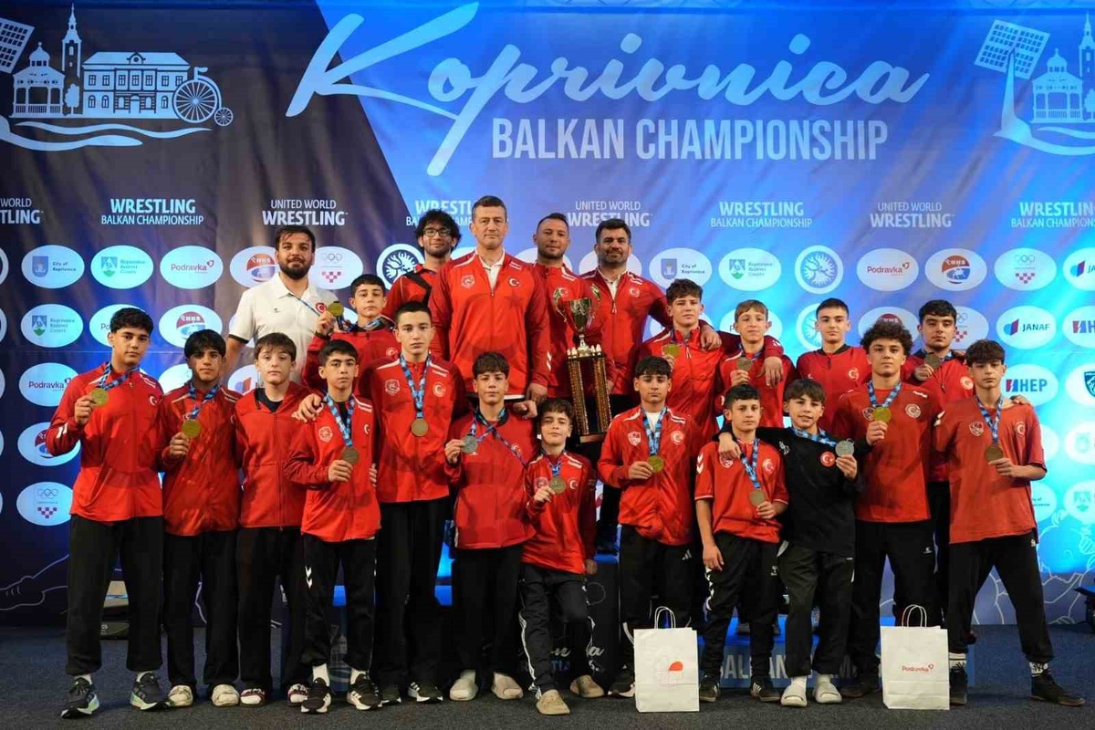 Denizlili güreşçiler Balkan Güreş Şampiyonası'nda 4 altın ve 2 bronz madalya kazandı