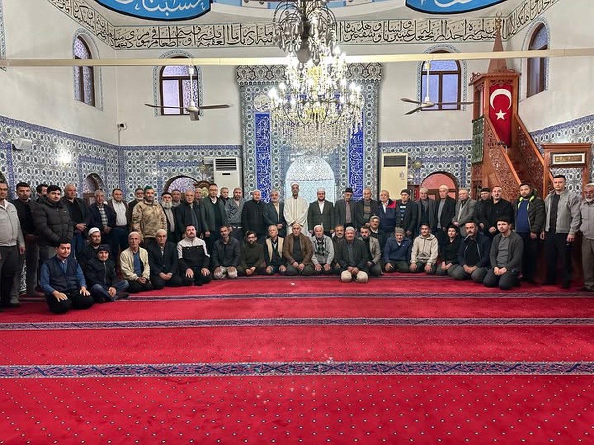 Denizli Çivril'de sabah namazı buluşmasında camilerin manevi önemi vurgulandı