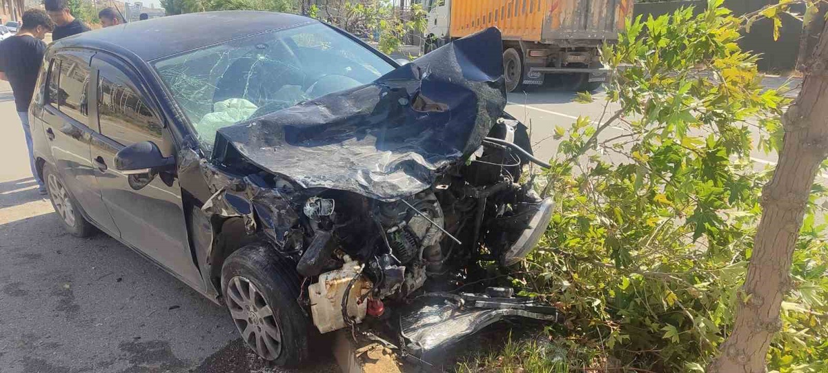 Diyarbakır Silvan'da iki aracın çarpıştığı kazada 2 kişi yaralandı