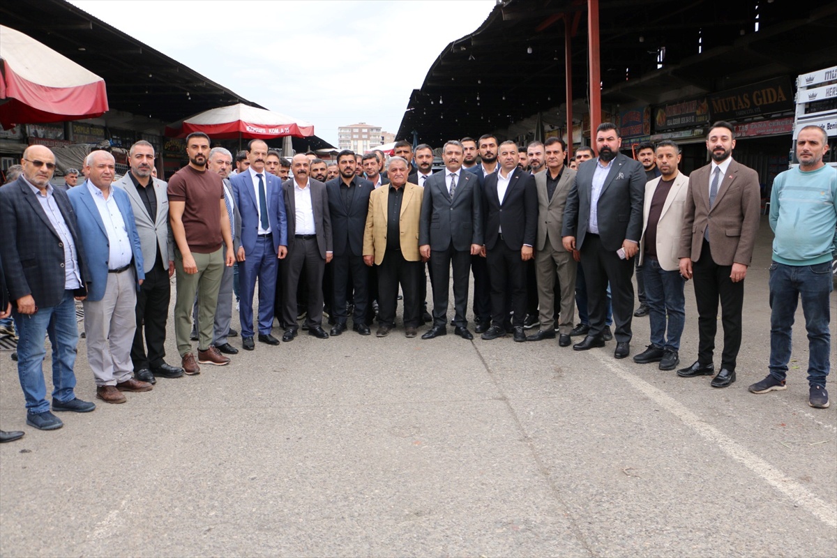 MHP Diyarbakır İl Başkanı Özcoşkun, hal esnafını ziyaret edip sorunları dinledi