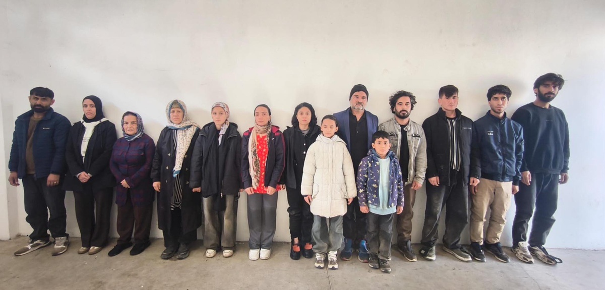 Edirne Meriç'te iki araçta 16 kaçak göçmen yakalandı, 2 organizatör tutuklandı